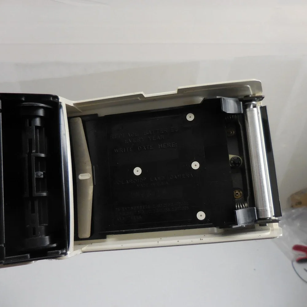 Vintage Polaroid Land Camera The Swinger Model 20 Instant Film Camera with Box